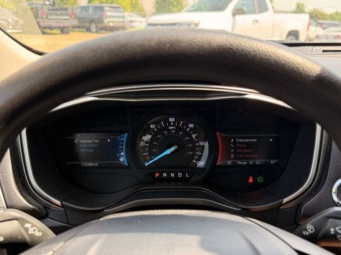 Used 2019 Ford Fusion SE FWD image 27