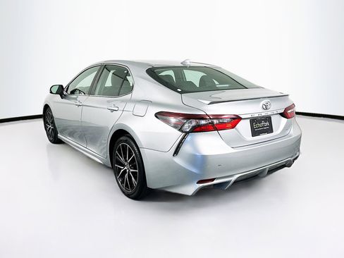 Used 2021 Toyota Camry SE FWD image 5