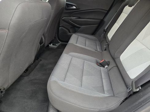 Certified 2024 Chevrolet Trax RS w/ Sunroof Package image 30