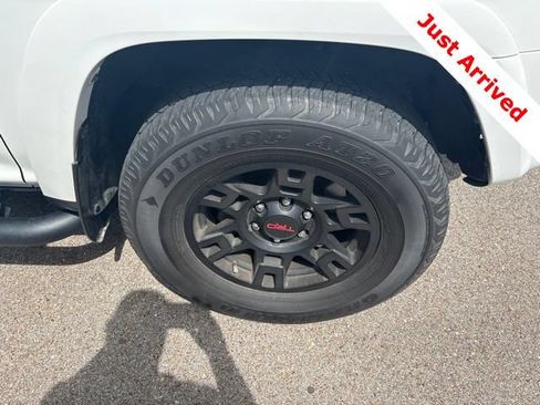 Used 2022 Toyota 4Runner SR5 AWD/4WD image 14