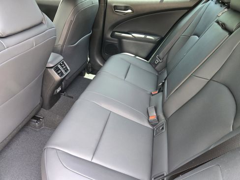 New 2026 Lexus UX 300h FWD image 17