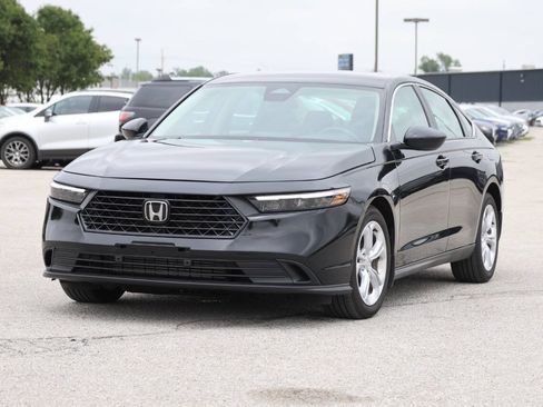 Used 2025 Honda Accord LX image 6