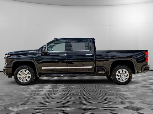 Used 2024 Chevrolet Silverado 2500 High Country w/ High Country Premium Package AWD/4WD image 4
