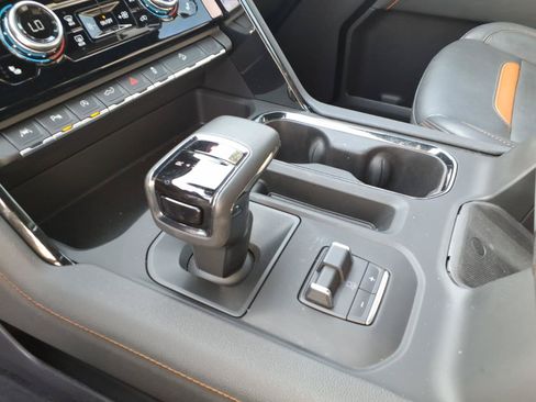 Used 2025 GMC Sierra 1500 AT4 w/ AT4 Premium Package AWD/4WD image 16