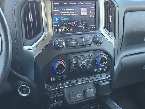 Used 2022 Chevrolet Silverado 2500 LTZ w/ LTZ Premium Package image 16