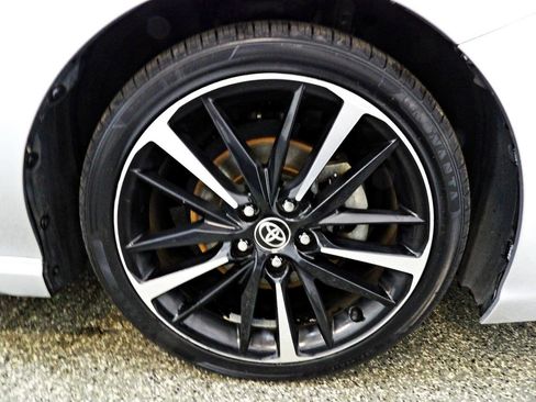 Used 2020 Toyota Camry XSE FWD image 21