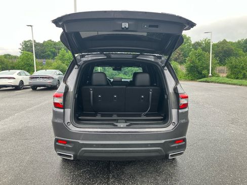 Used 2025 Honda Pilot Black Edition image 19