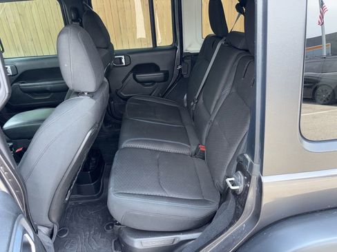 Used 2024 Jeep Wrangler Unlimited Rubicon 4xe w/ Safety Group AWD/4WD image 10