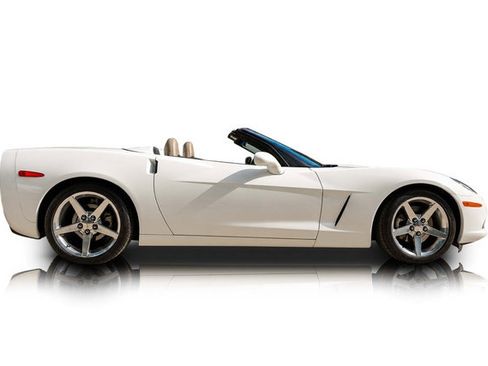 Used 2005 Chevrolet Corvette Convertible w/ Preferred Equipment Group RWD image 2