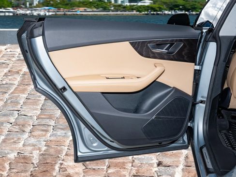 Used 2023 Audi Q8 Premium Plus w/ Premium Plus Package image 10