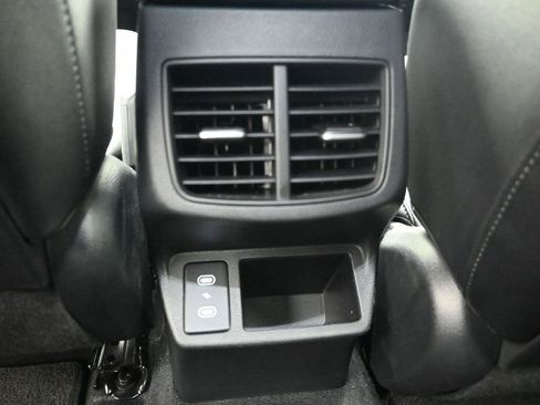 Used 2025 Kia Seltos S FWD image 16