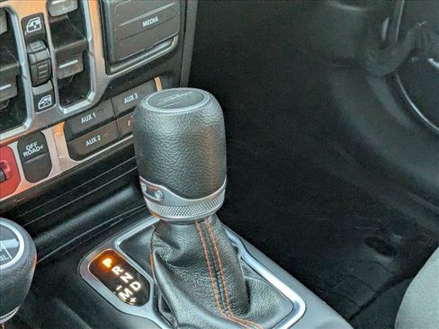 Used 2022 Jeep Gladiator Mojave w/ Cold Weather Group AWD/4WD image 12