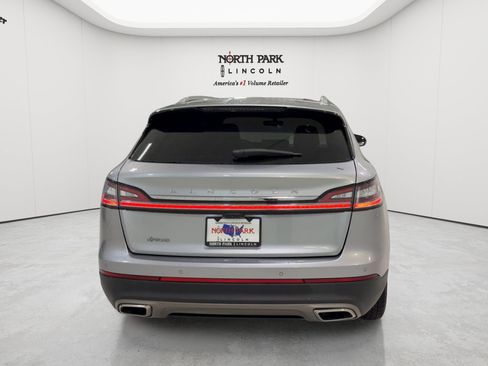 Used 2023 Lincoln Nautilus FWD w/ Premium Package image 4