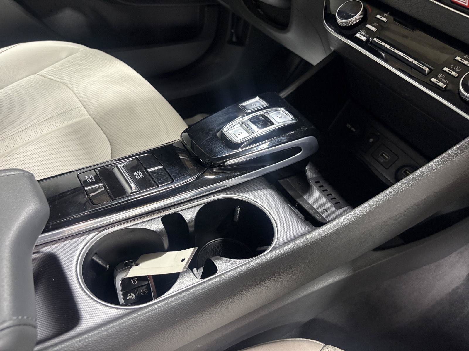 Used 2020 Hyundai Sonata SEL w/ Premium Package FWD image 6