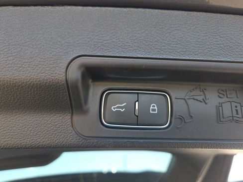 Used 2025 Ford Explorer Platinum w/ LUX Leather Package image 16