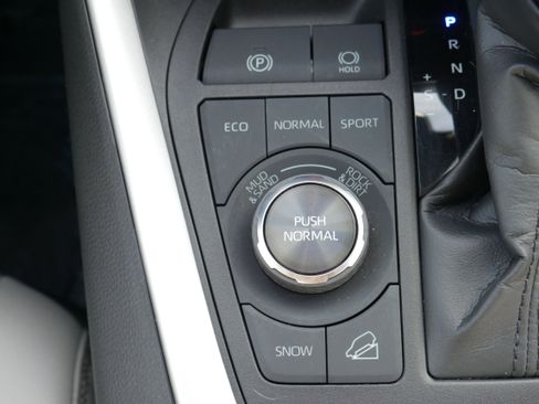 Used 2022 Toyota RAV4 Limited image 24