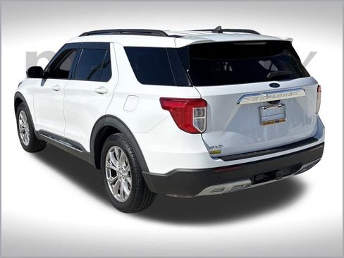 Certified 2021 Ford Explorer XLT w/ Equipment Group 202A image 9