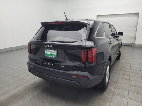 Used 2022 Kia Sorento LX FWD image 9