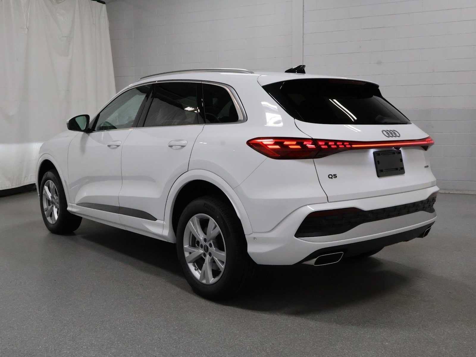 New 2026 Audi Q5 Premium AWD/4WD image 3