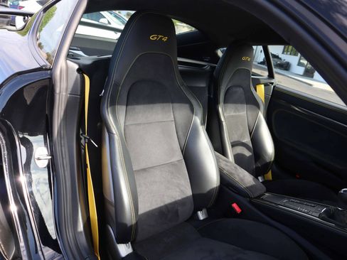 Used 2020 Porsche 718 Cayman GT4 image 5