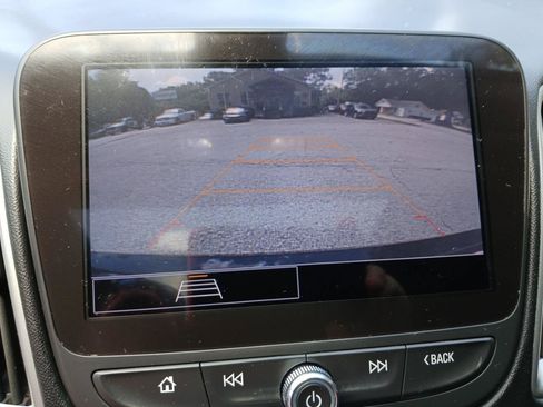 Used 2022 Chevrolet Malibu LT FWD image 21