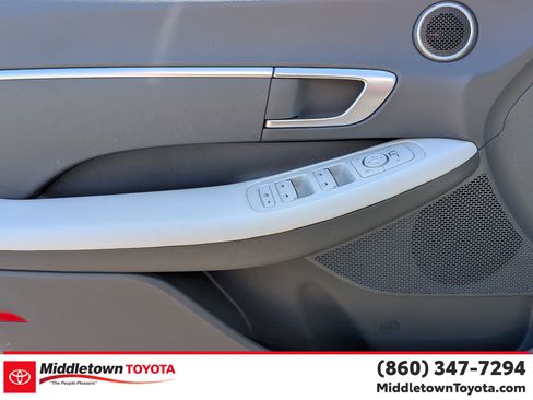 Used 2025 Hyundai Sonata SE FWD image 10