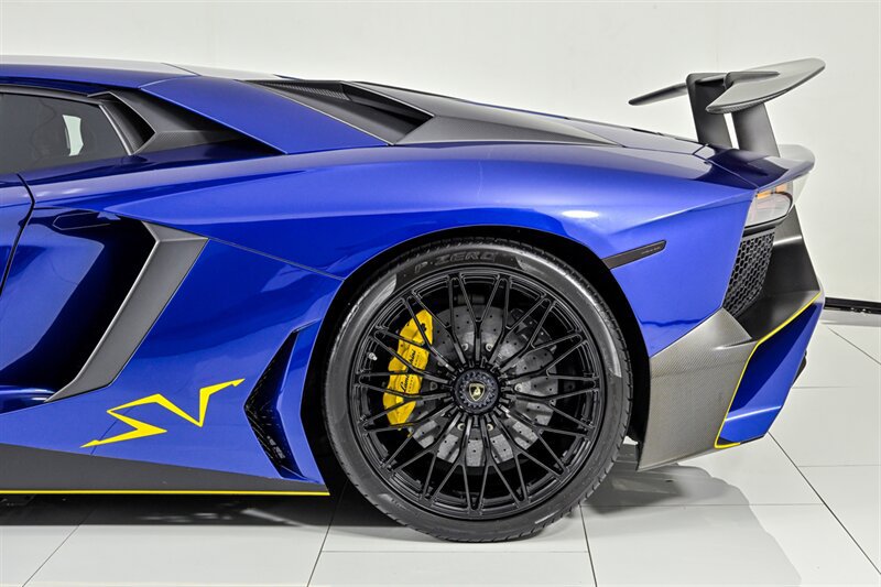 Used 2017 Lamborghini Aventador LP 750-4 Superveloce AWD/4WD image 13