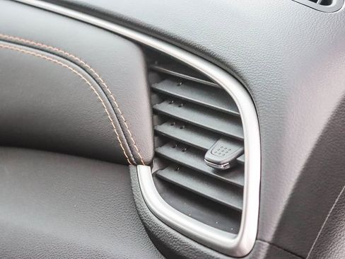 Certified 2022 Chevrolet Trax LT w/ LT Convenience Package image 31