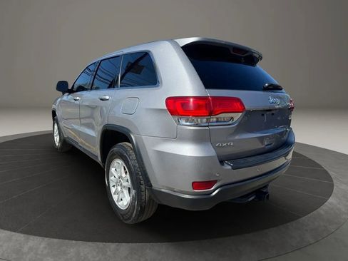 Used 2019 Jeep Grand Cherokee Laredo AWD/4WD image 3