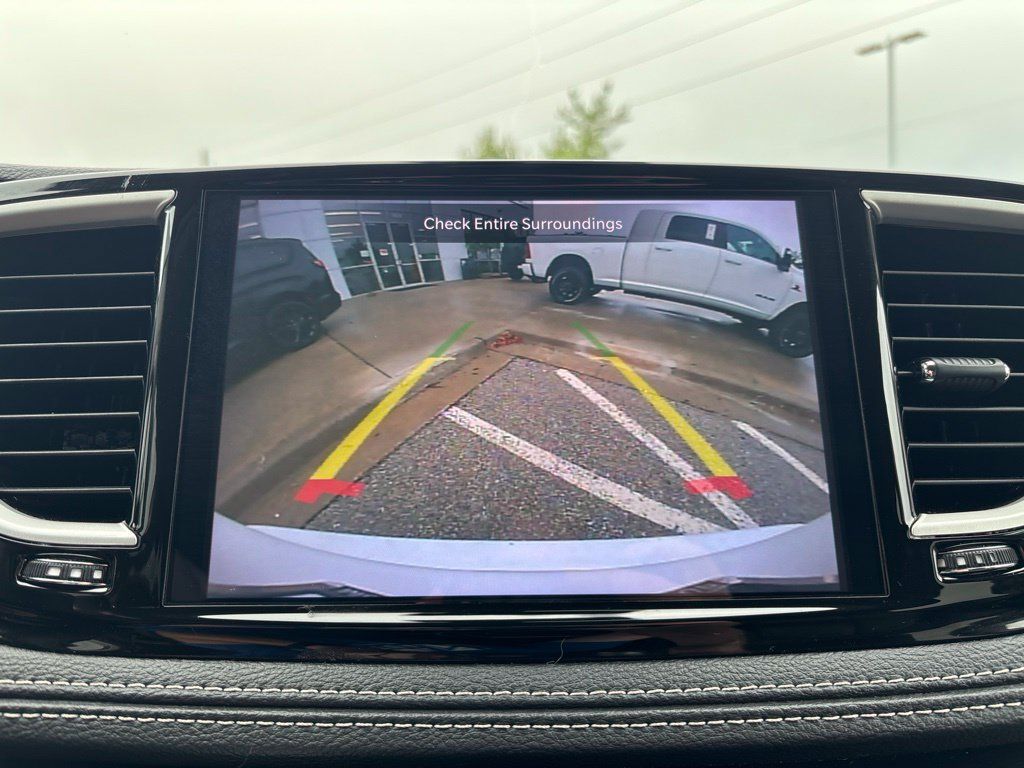 Used 2024 Chrysler Pacifica Limited FWD image 38