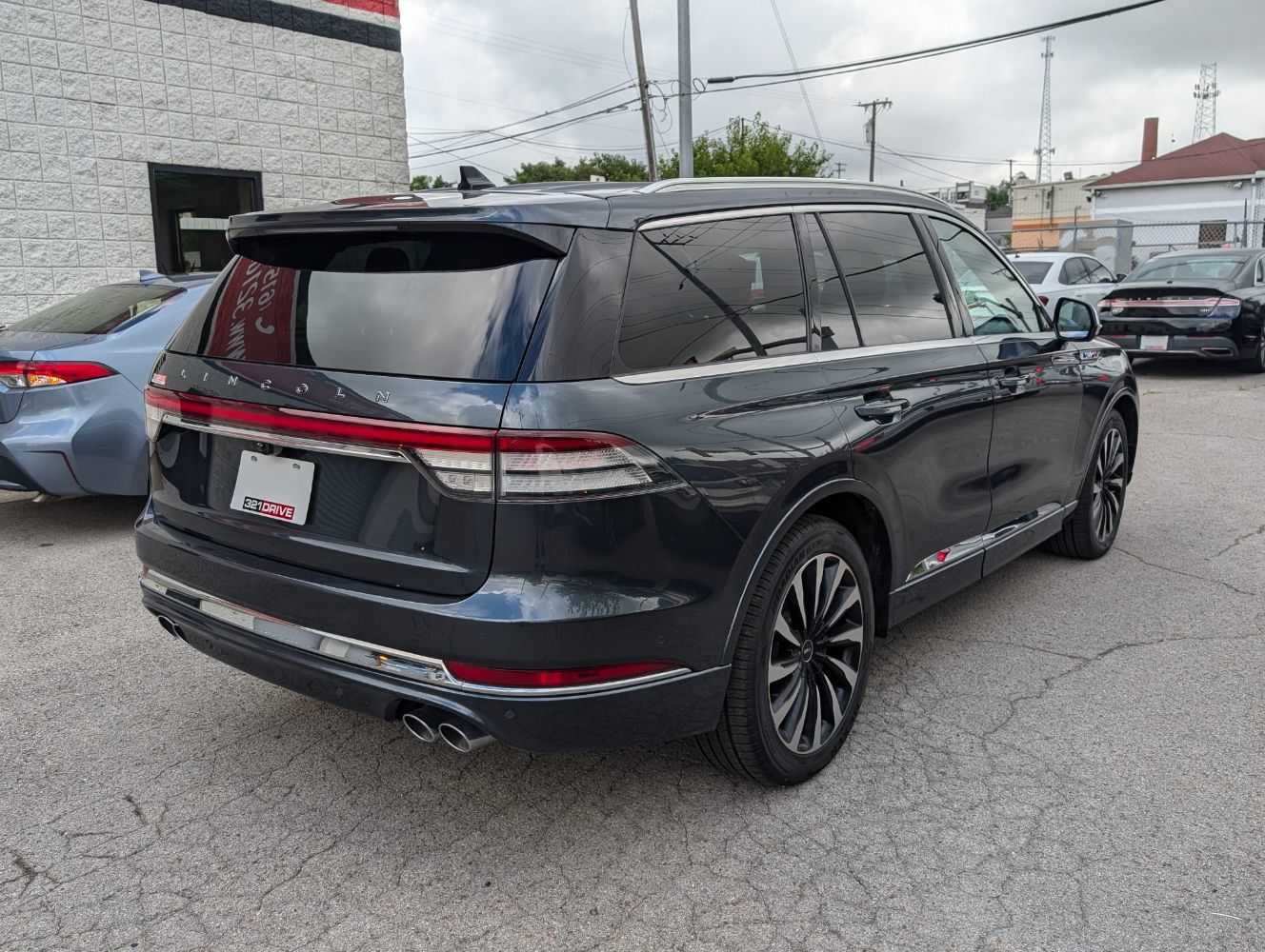 Used 2021 Lincoln Aviator Black Label Grand Touring AWD/4WD image 6