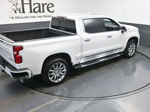 Used 2023 Chevrolet Silverado 1500 High Country w/ High Country Premium Package AWD/4WD image 39