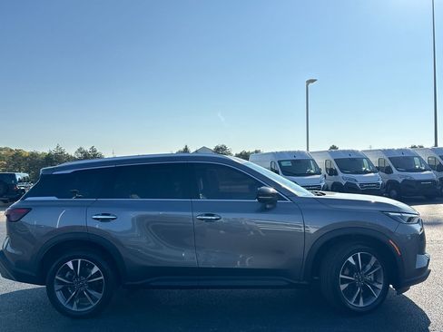 Used 2022 INFINITI QX60 Luxe image 2