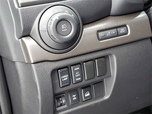 Used 2024 Nissan Titan PRO-4X w/ Pro-4x Convenience Package image 24