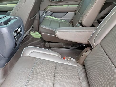 Used 2023 GMC Yukon Denali RWD image 20