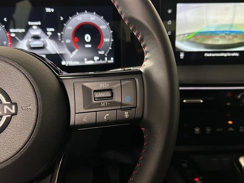 Used 2025 Nissan Kicks SR image 36