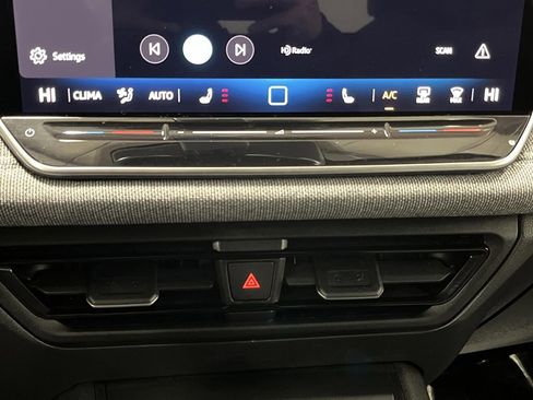 Used 2025 Volkswagen Tiguan S image 18