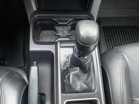 Certified 2022 Toyota Tacoma TRD Off-Road image 24