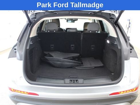Used 2023 Lincoln Corsair AWD w/ Equipment Group 101A image 5