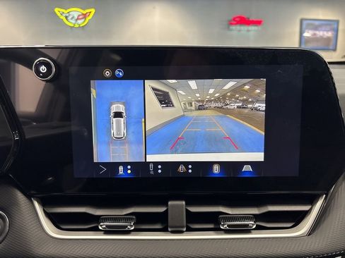 New 2026 Chevrolet Equinox LT w/ Midnight Edition AWD/4WD image 28