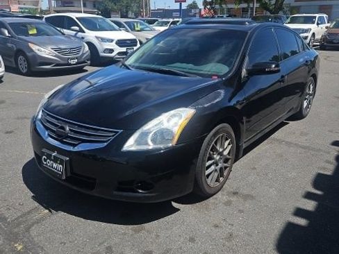 Used 2010 Nissan Altima 2.5 SL w/ SL Pkg FWD image 3