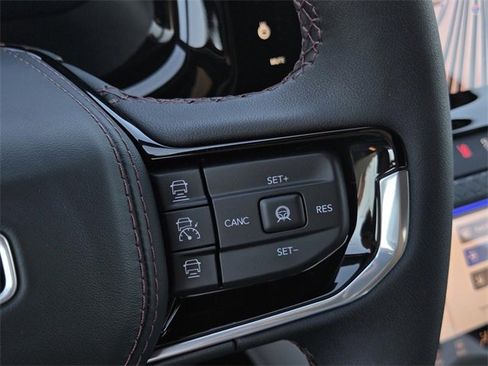 Used 2025 Jeep Wagoneer S Limited image 28