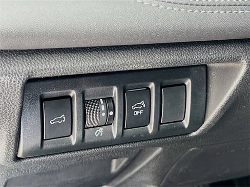 Certified 2023 Subaru Outback Limited image 18