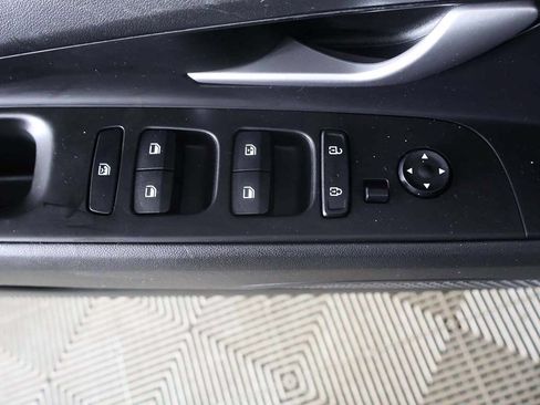 Used 2022 Hyundai Elantra SEL w/ Convenience Package FWD image 35