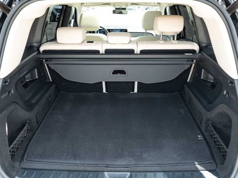 Used 2022 Mercedes-Benz GLB 250 image 8