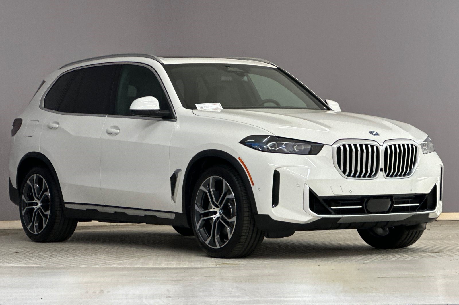 New 2026 BMW X5 xDrive50e w/ Premium Package AWD/4WD image 6