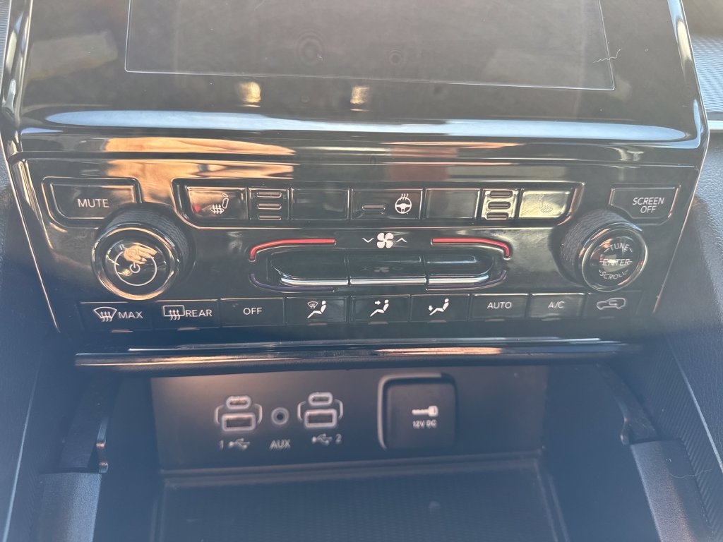 Used 2025 Jeep Grand Cherokee Altitude AWD/4WD image 22