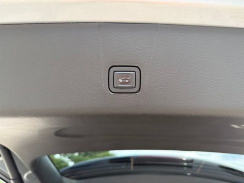 Certified 2023 Chevrolet Traverse LT FWD image 15