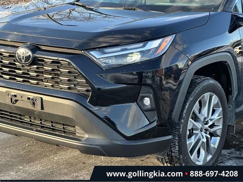 Used 2022 Toyota RAV4 XLE Premium FWD image 6