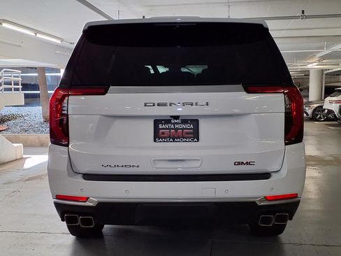 New 2026 GMC Yukon Denali w/ LPO, Floor Liner Package RWD image 9